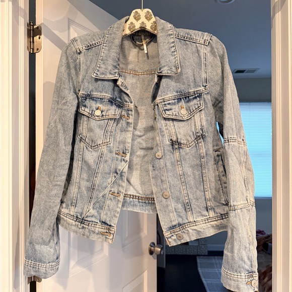 Free People Light Blue Denim Jacket - Picture 1 of 11